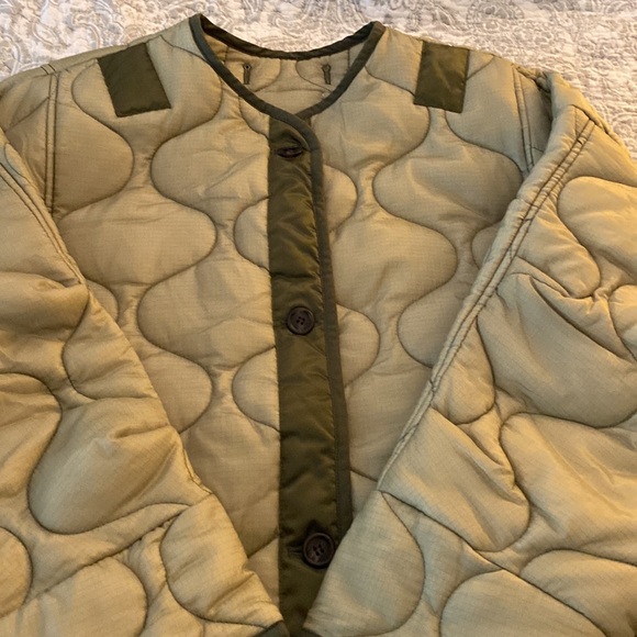 The Frankie Shop Green Bomber Puffer Jacket - Picture 2 of 6